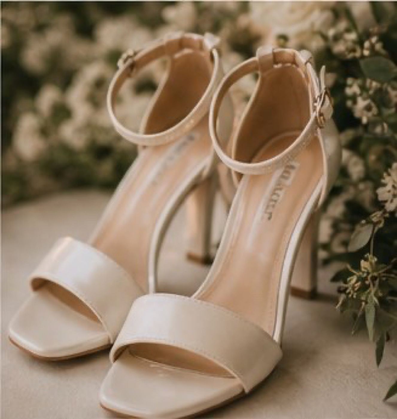 Wedding Detail Photos: What to Bring