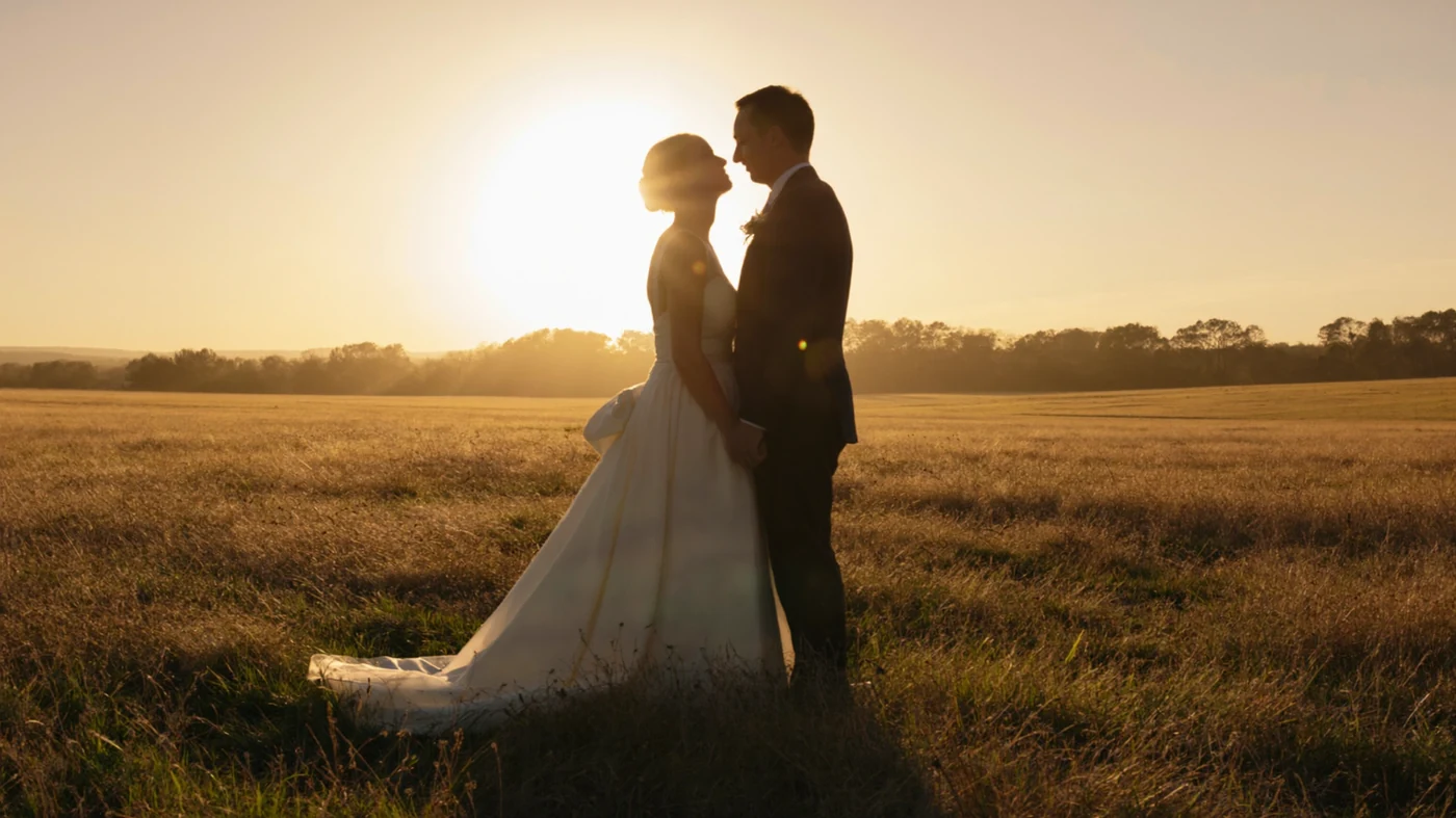 golden hour couple portrait at a Northeast Ohio winery